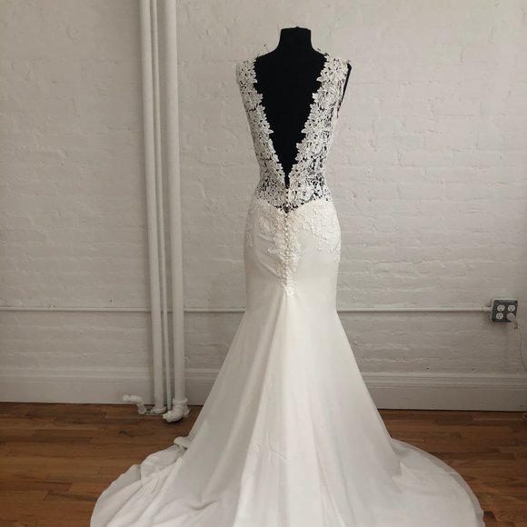 Pronovias Milano Gown - Picture 6 of 7